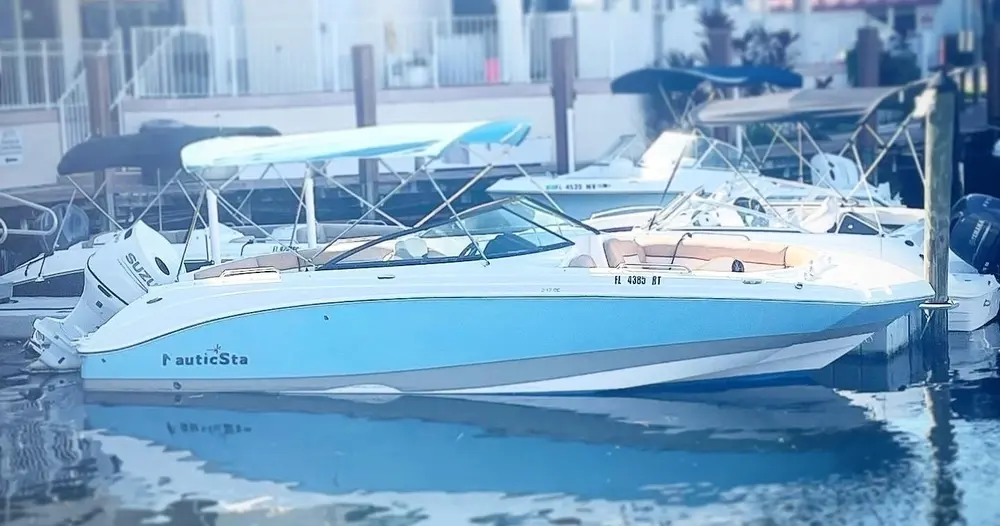 boat rental Fort Lauderdale boats docked at marina ready for rental