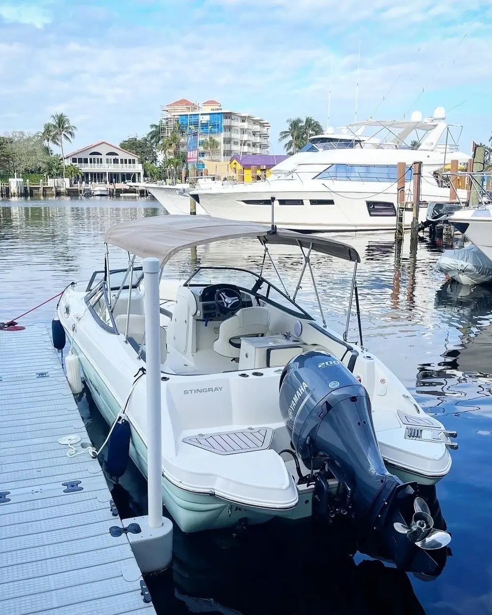boat rental Pompano Beach beginners enjoying safe boating experience
